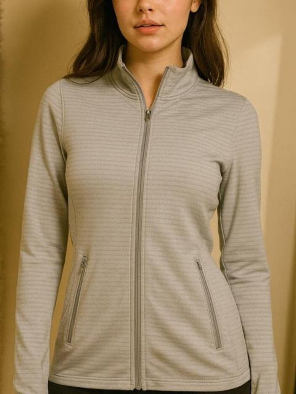 Lightweight NIKE-GOLF DRY FIT. breathable, and stretchy grey zip-up jacket